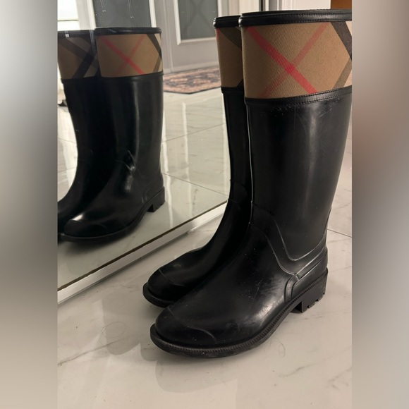 Rain boots - Picture 2 of 2